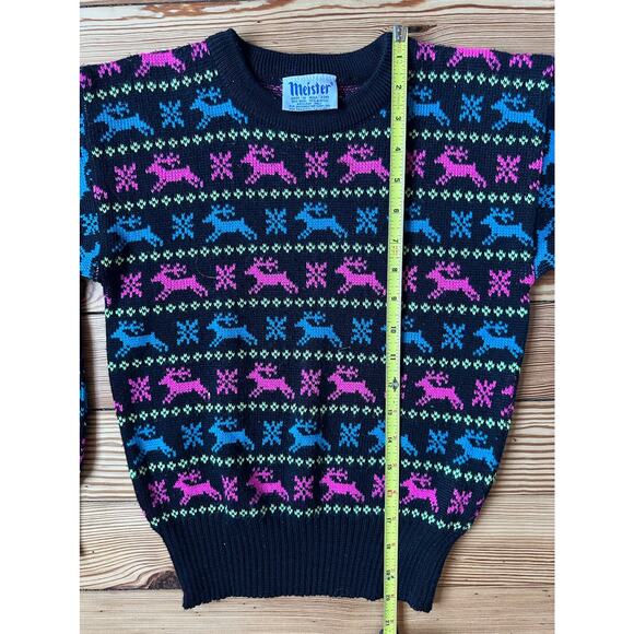 VTG 80s CHRISTMAS SWEATER Girl Meister Wool Blend Black Blue Pink Reindeer Top - Picture 6 of 6